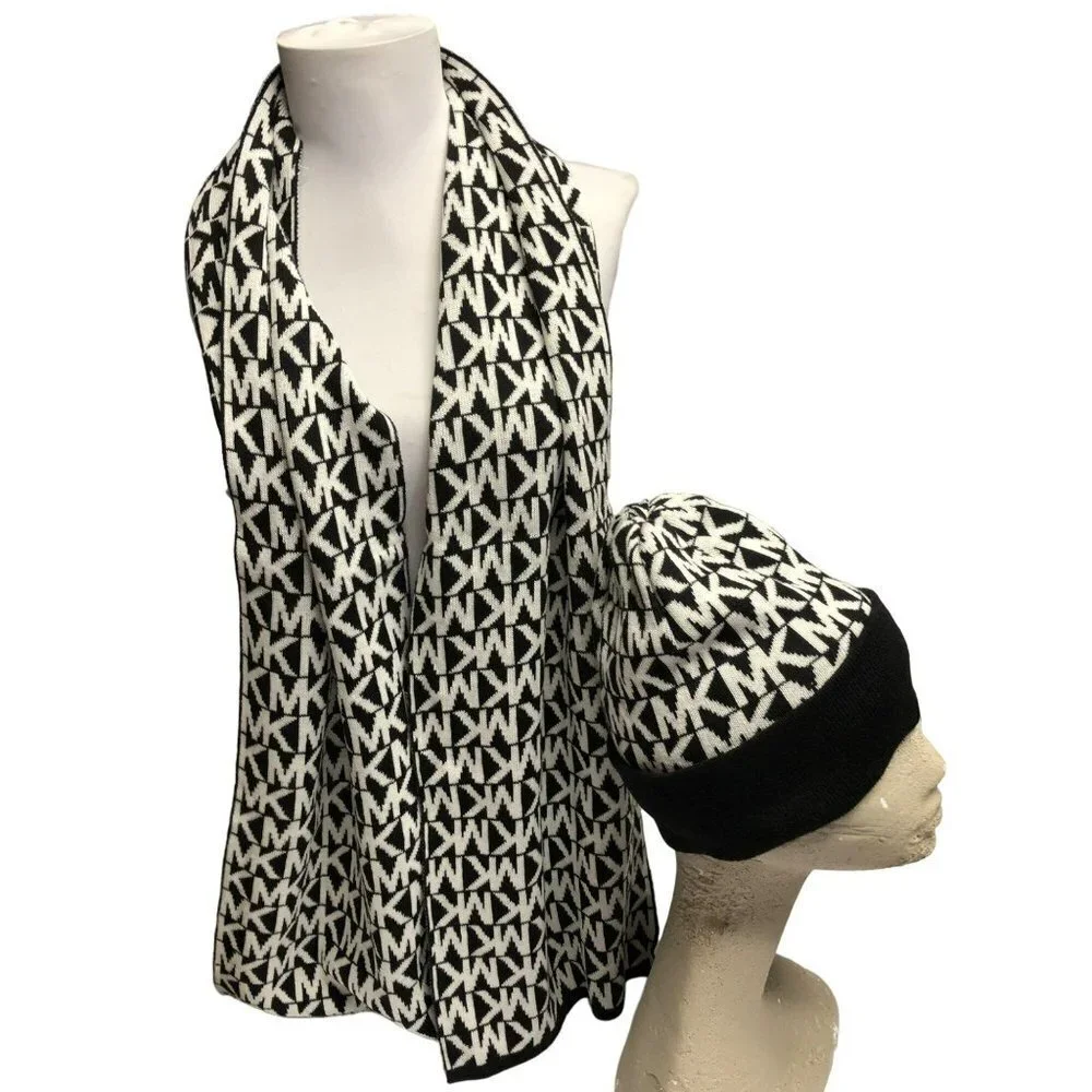 MICHAEL KORS SIGNATURE‎ SETS OF SCARF AND BEANIE HAT NEW IN BOX